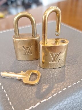 Louis Vuitton Locks ( 2 )